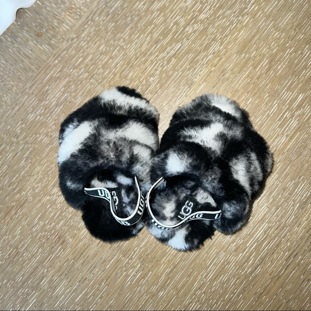 Ugg Slippers EUC Marbled black and white